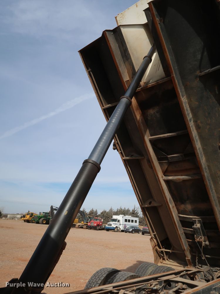 image for item DK3578 1988 Mack DM690S  dump truck