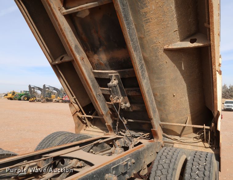 image for item DK3578 1988 Mack DM690S  dump truck