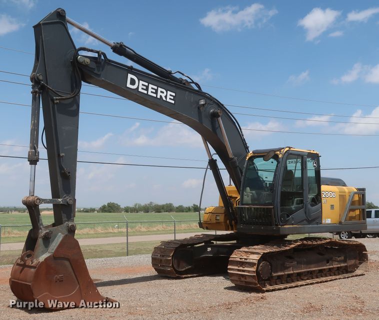 image for item DK3689 2011 John Deere 200D LC  excavator
