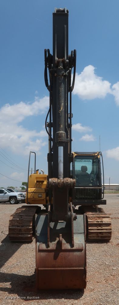 image for item DK3689 2011 John Deere 200D LC  excavator