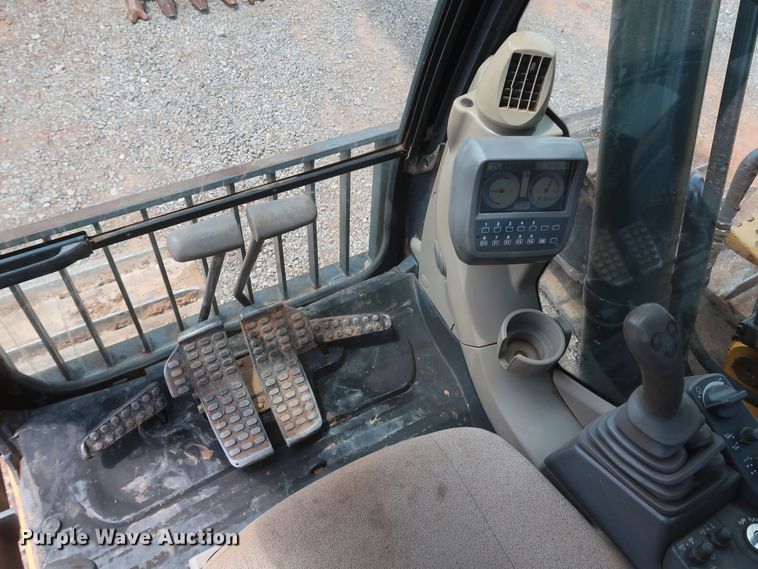 image for item DK3689 2011 John Deere 200D LC  excavator