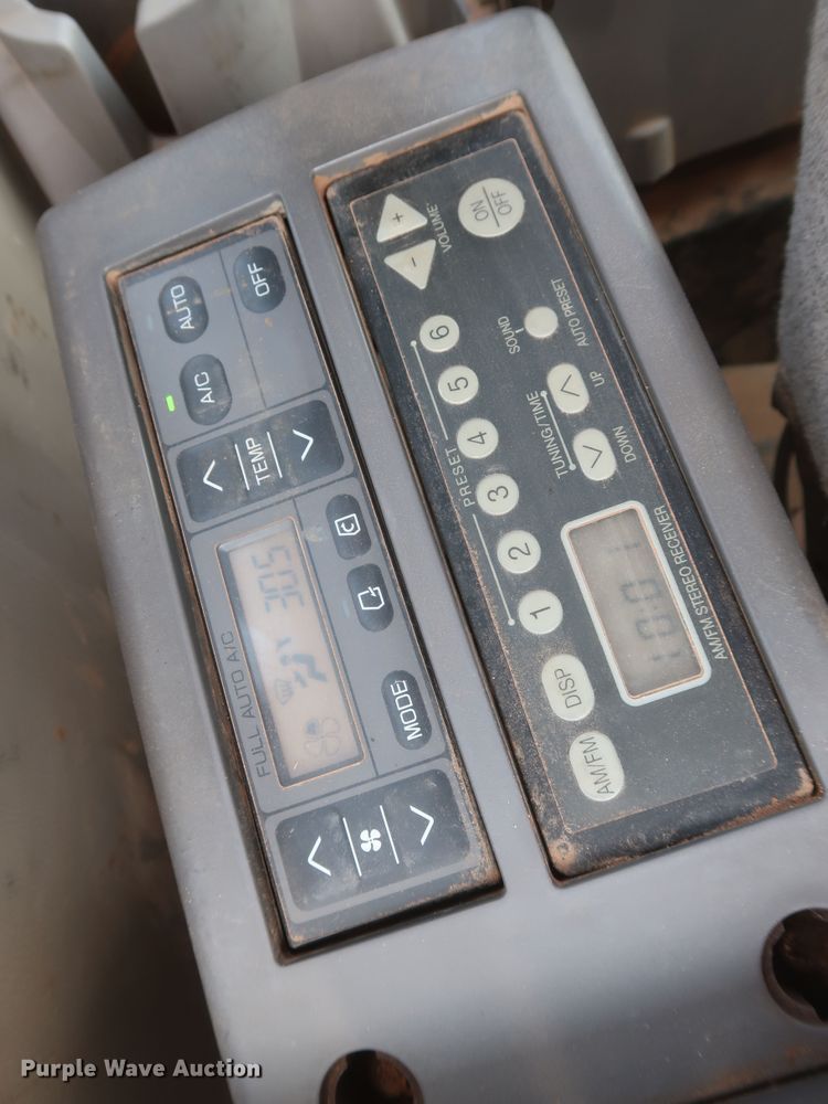 image for item DK3689 2011 John Deere 200D LC  excavator