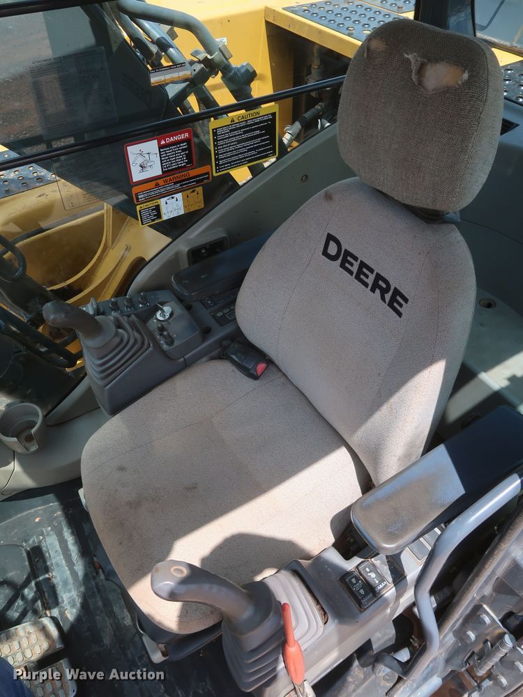 image for item DK3689 2011 John Deere 200D LC  excavator