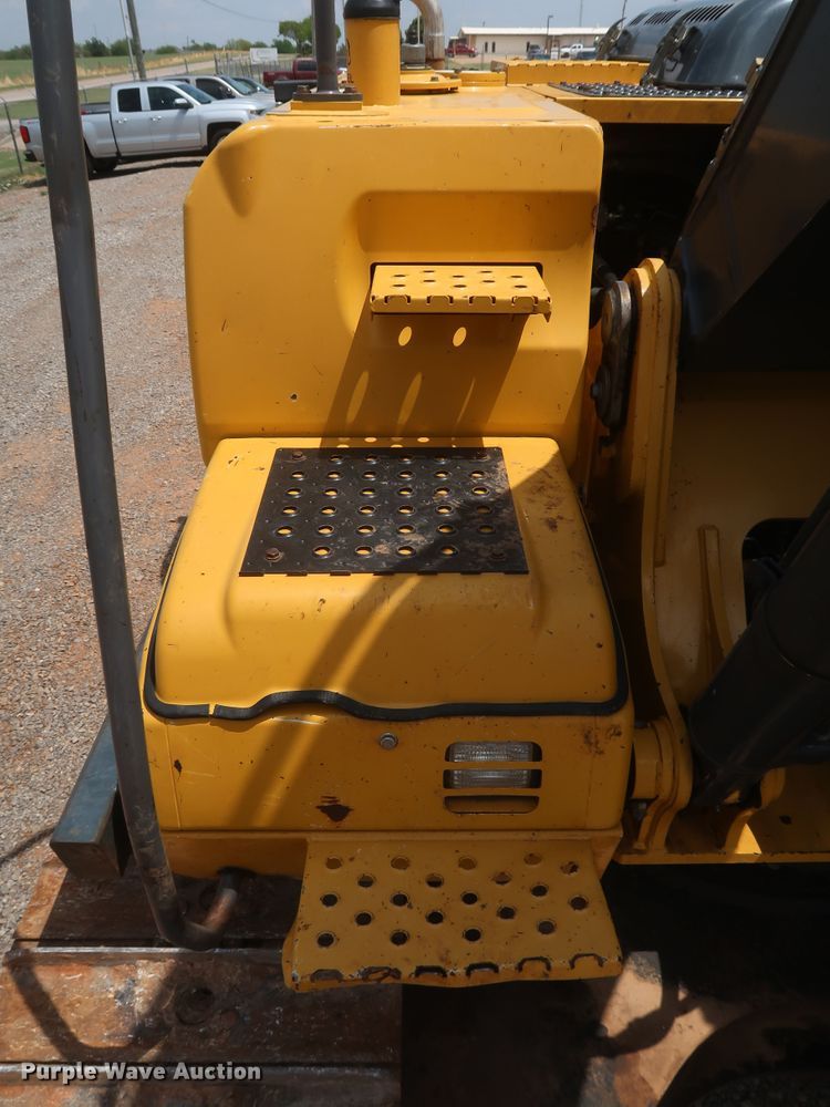 image for item DK3689 2011 John Deere 200D LC  excavator