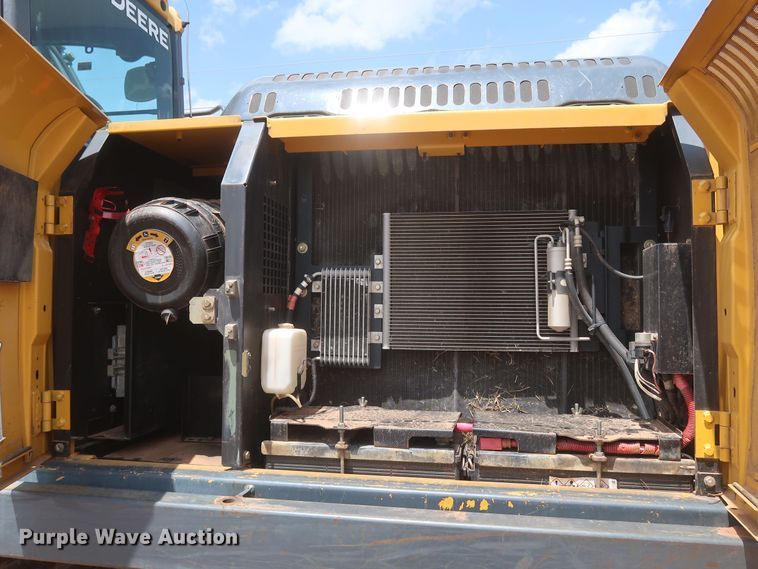 image for item DK3689 2011 John Deere 200D LC  excavator