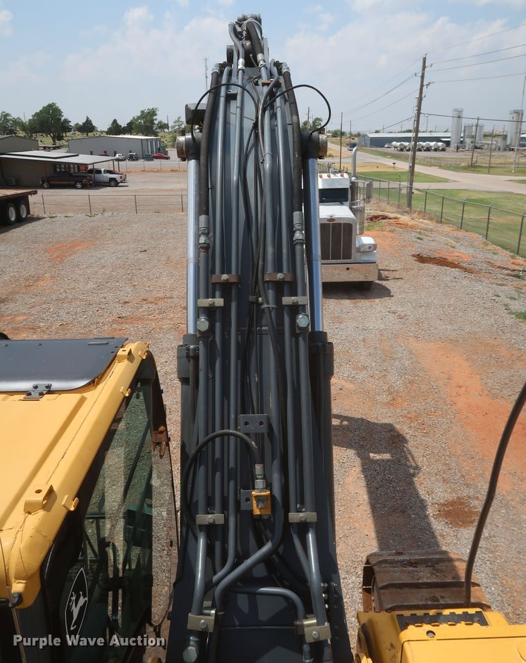 image for item DK3689 2011 John Deere 200D LC  excavator