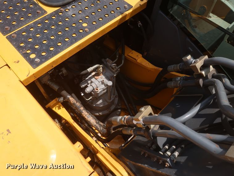 image for item DK3689 2011 John Deere 200D LC  excavator