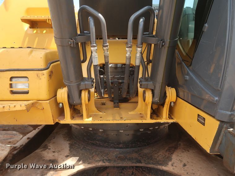 image for item DK3689 2011 John Deere 200D LC  excavator