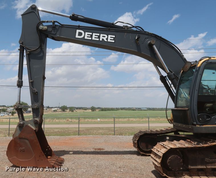 image for item DK3689 2011 John Deere 200D LC  excavator