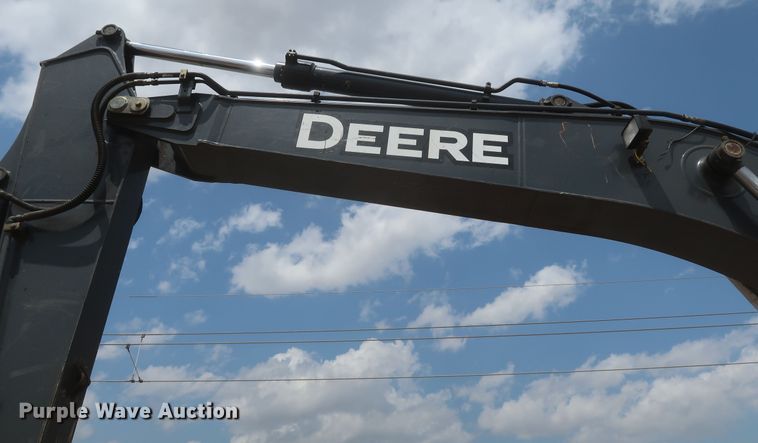 image for item DK3689 2011 John Deere 200D LC  excavator