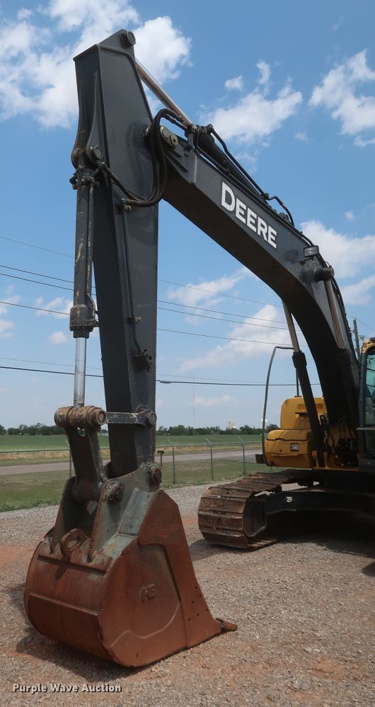 image for item DK3689 2011 John Deere 200D LC  excavator