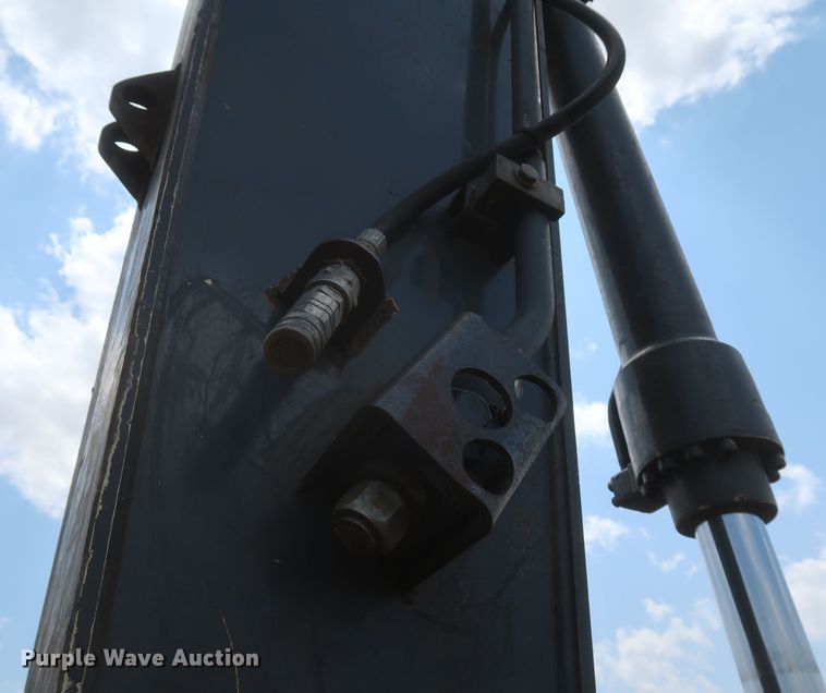 image for item DK3689 2011 John Deere 200D LC  excavator