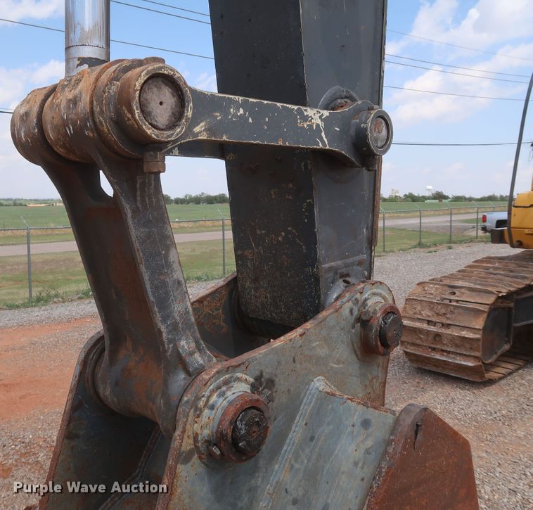 image for item DK3689 2011 John Deere 200D LC  excavator