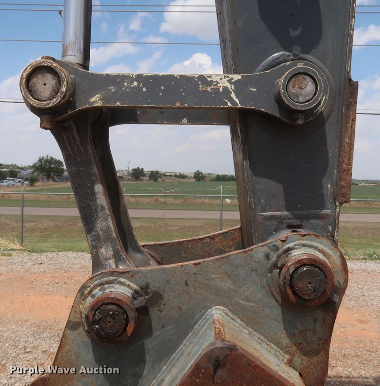 image for item DK3689 2011 John Deere 200D LC  excavator