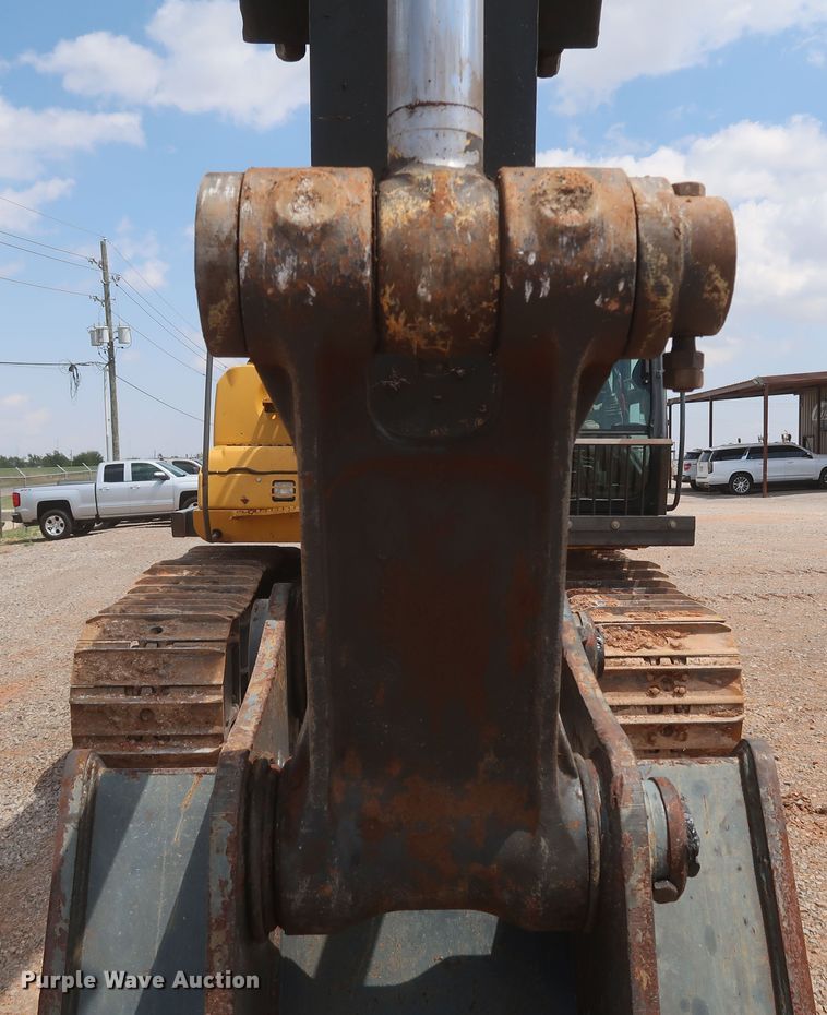 image for item DK3689 2011 John Deere 200D LC  excavator