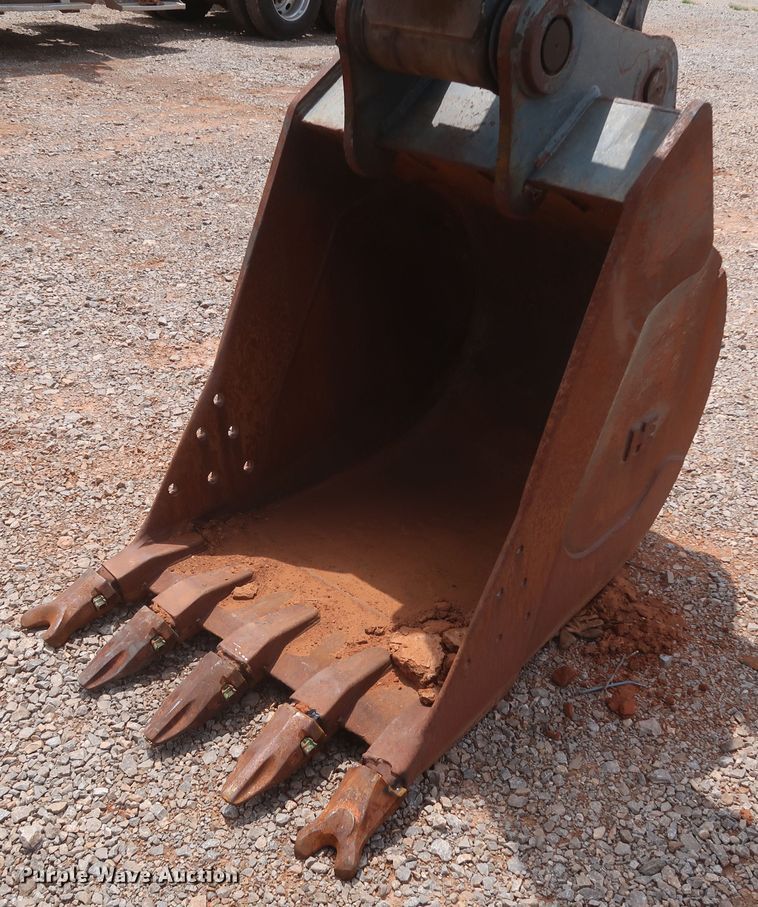 image for item DK3689 2011 John Deere 200D LC  excavator