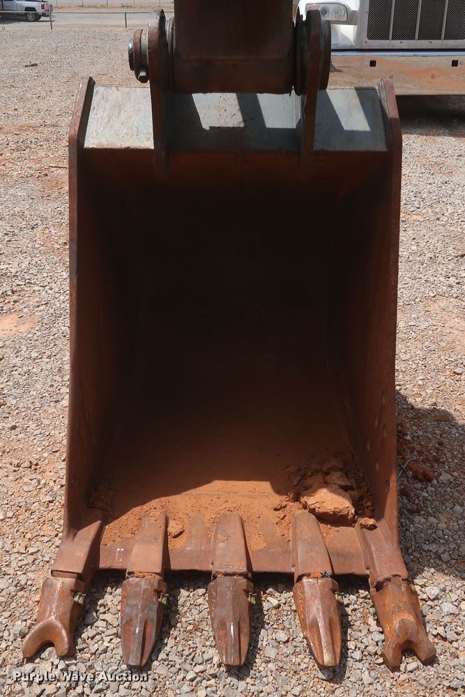 image for item DK3689 2011 John Deere 200D LC  excavator