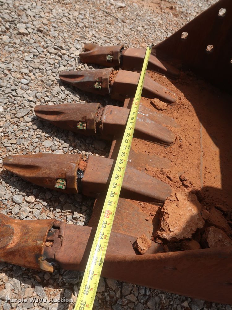 image for item DK3689 2011 John Deere 200D LC  excavator