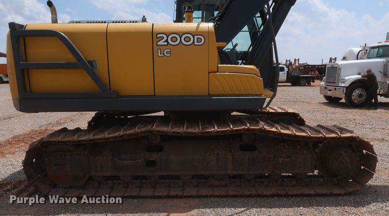 image for item DK3689 2011 John Deere 200D LC  excavator