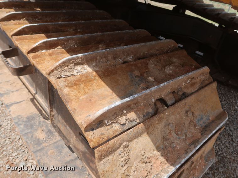 image for item DK3689 2011 John Deere 200D LC  excavator