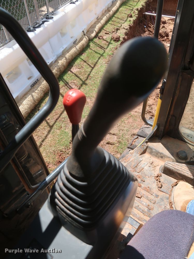 image for item DK3692 2019 Komatsu PC138USLC-11  excavator