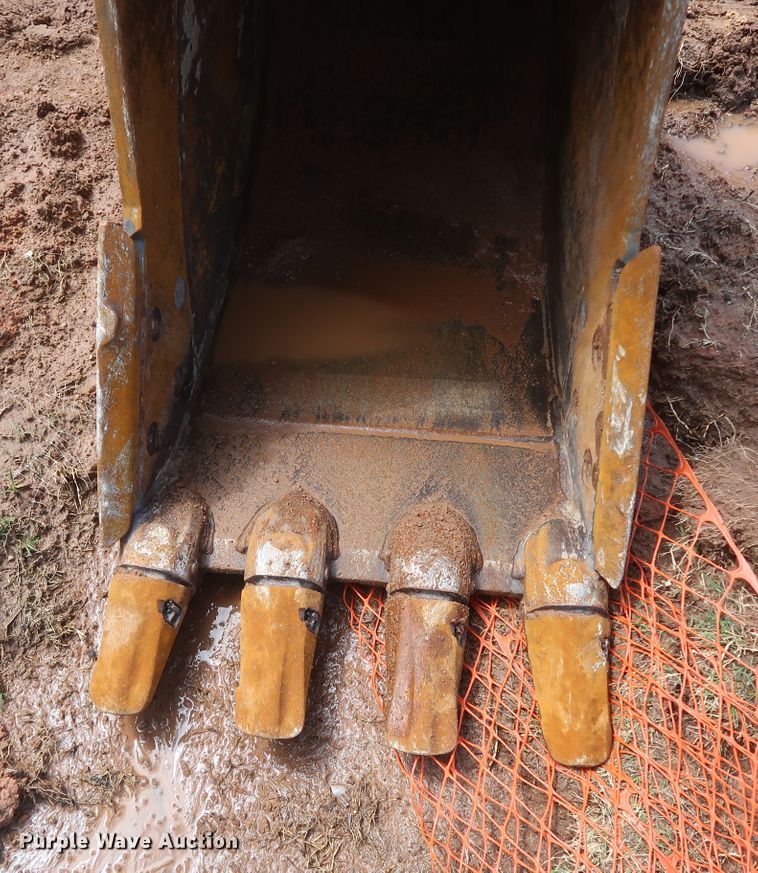 image for item DK3692 2019 Komatsu PC138USLC-11  excavator