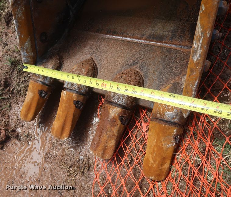 image for item DK3692 2019 Komatsu PC138USLC-11  excavator