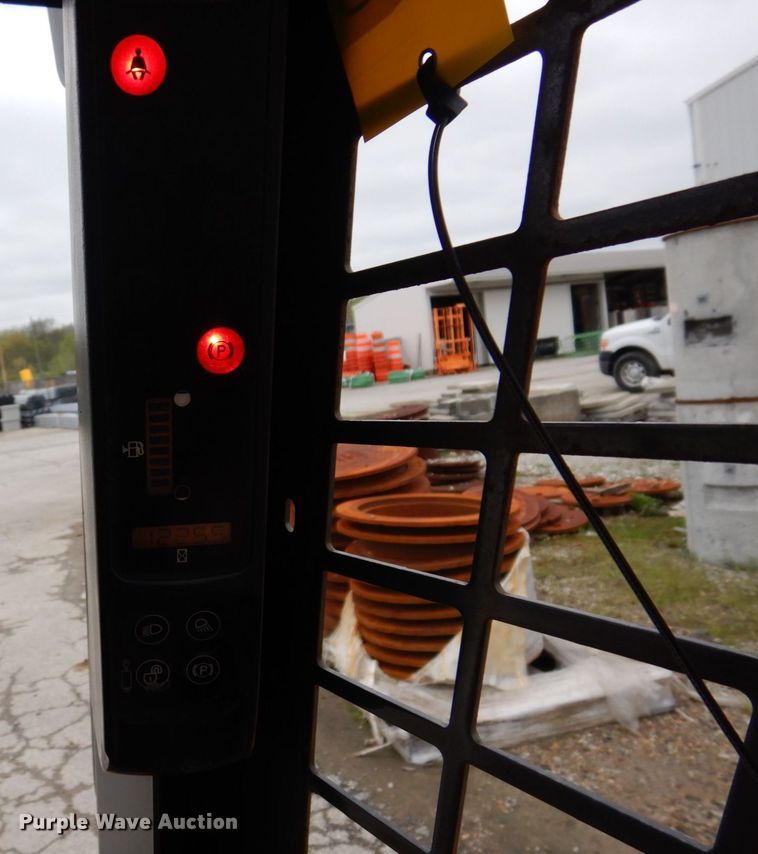 image for item DL3750 2007 Case 440  skid steer loader