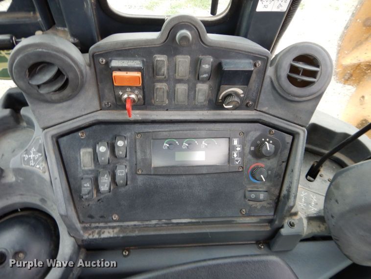 image for item DM4493 2007 John Deere 310SJ  backhoe