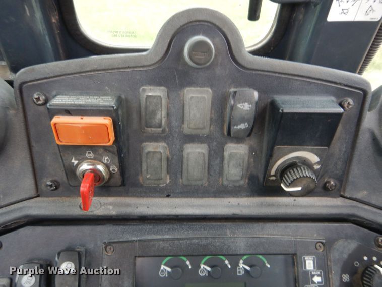 image for item DM4493 2007 John Deere 310SJ  backhoe