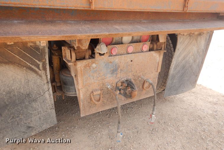 image for item DM5426 1994 Freightliner FLD  dump truck