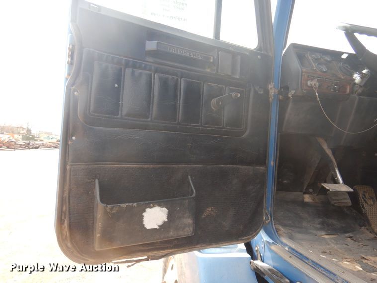 image for item DM5426 1994 Freightliner FLD  dump truck