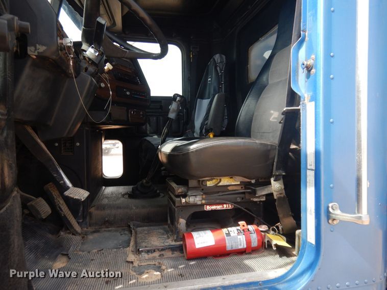 image for item DM5426 1994 Freightliner FLD  dump truck