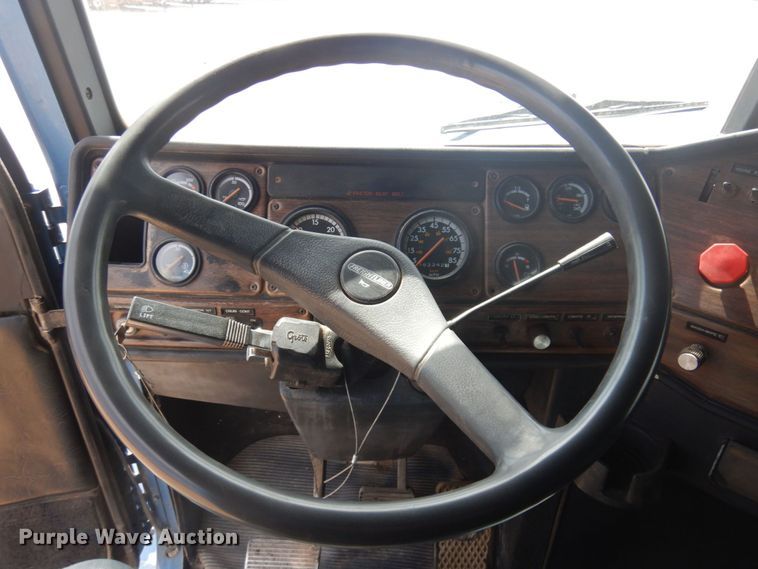 image for item DM5426 1994 Freightliner FLD  dump truck