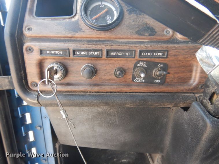 image for item DM5426 1994 Freightliner FLD  dump truck