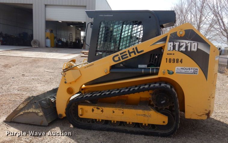 image for item DM5429 2016 Gehl RT210  skid steer loader