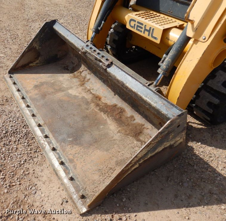 image for item DM5429 2016 Gehl RT210  skid steer loader