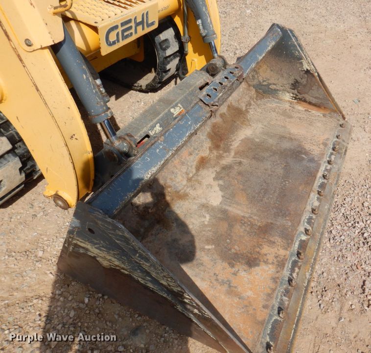 image for item DM5429 2016 Gehl RT210  skid steer loader