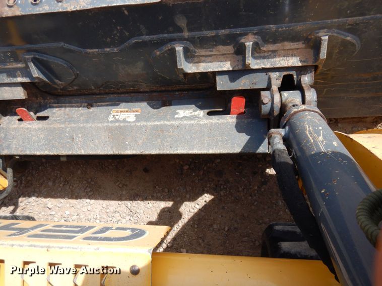 image for item DM5429 2016 Gehl RT210  skid steer loader