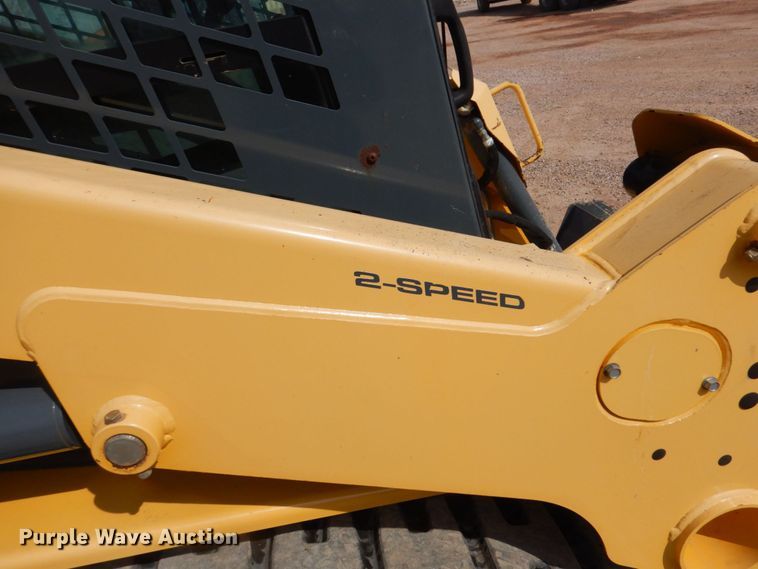 image for item DM5429 2016 Gehl RT210  skid steer loader