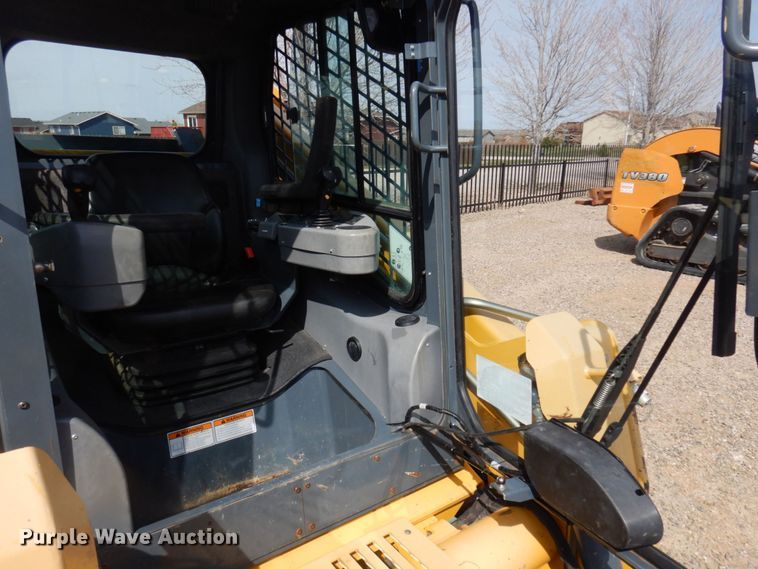 image for item DM5429 2016 Gehl RT210  skid steer loader