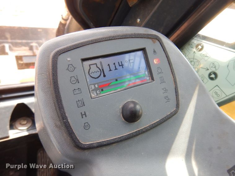 image for item DM5429 2016 Gehl RT210  skid steer loader