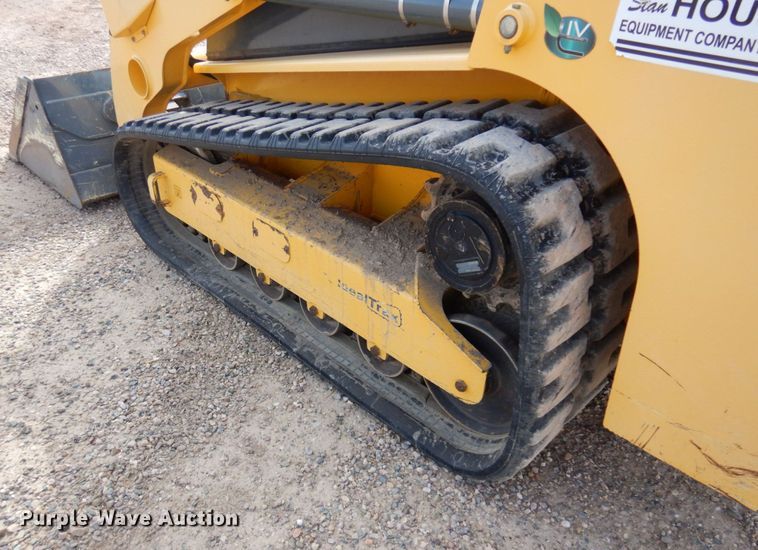 image for item DM5429 2016 Gehl RT210  skid steer loader