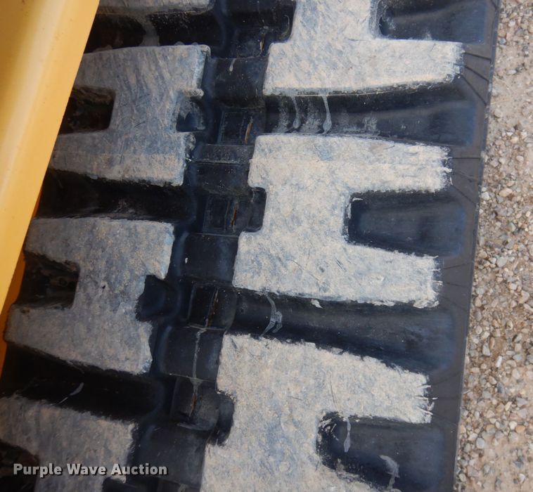 image for item DM5429 2016 Gehl RT210  skid steer loader