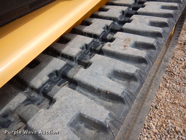 image for item DM5429 2016 Gehl RT210  skid steer loader