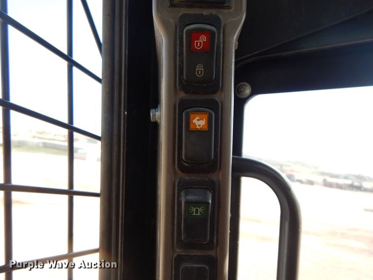 image for item DM5430 2015 Case TV380  skid steer loader