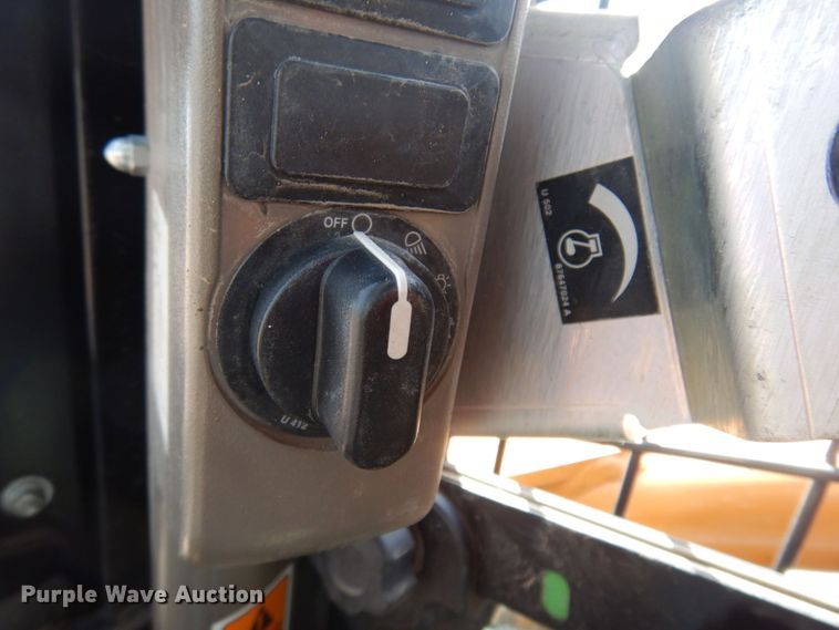 image for item DM5430 2015 Case TV380  skid steer loader