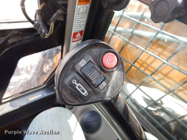 image for item DM5430 2015 Case TV380  skid steer loader