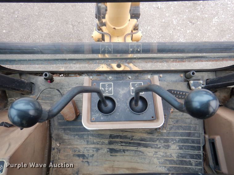 image for item DM6147 1998 John Deere 310E  backhoe