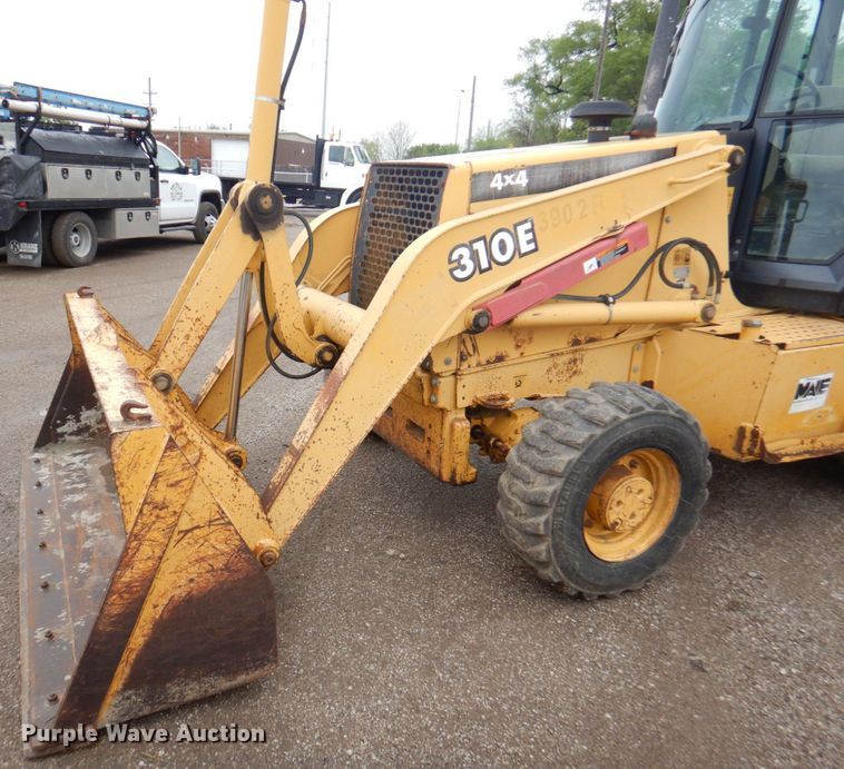 image for item DM6147 1998 John Deere 310E  backhoe